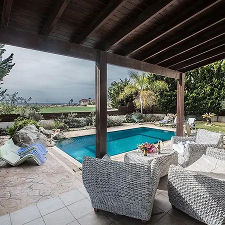 Vilă Aspro Dyo - Lovely 3 Bedroom Ayia Thekla With Private Pool And Sea Views Ayia Napa