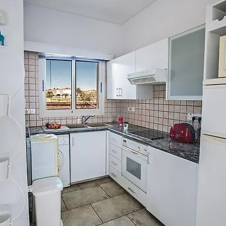 Aspro Dyo - Lovely 3 Bedroom Ayia Thekla With Private Pool And Sea Views Vilă *