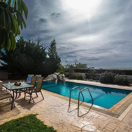 Vilă Aspro Dyo - Lovely 3 Bedroom Ayia Thekla With Private Pool And Sea Views