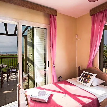 Vilă Aspro Dyo - Lovely 3 Bedroom Ayia Thekla With Private Pool And Sea Views