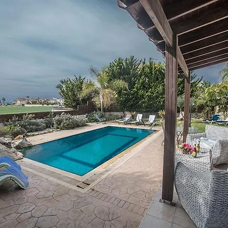 Aspro Dyo - Lovely 3 Bedroom Ayia Thekla With Private Pool And Sea Views Vilă *