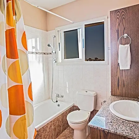 Aspro Dyo - Lovely 3 Bedroom Ayia Thekla With Private Pool And Sea Views *