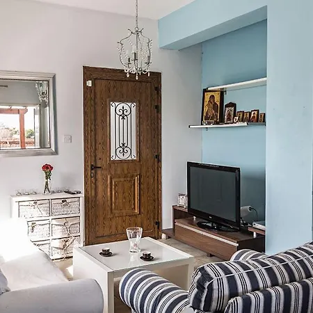 Villa Aspro Dyo - Lovely 3 Bedroom Ayia Thekla With Private Pool And Sea Views *